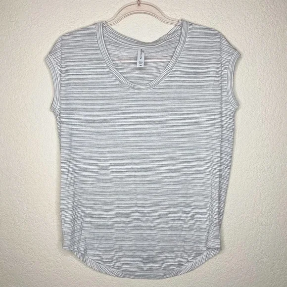 Athleta Cloudlight Stratus Short Sleeve Lightweight Striped Athletic Tee Size XS - Picture 2 of 4